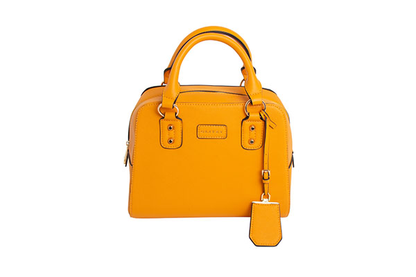 How can leather handbags women bags combine modern fashion with traditional crafts to create a combination of classic and popular?
